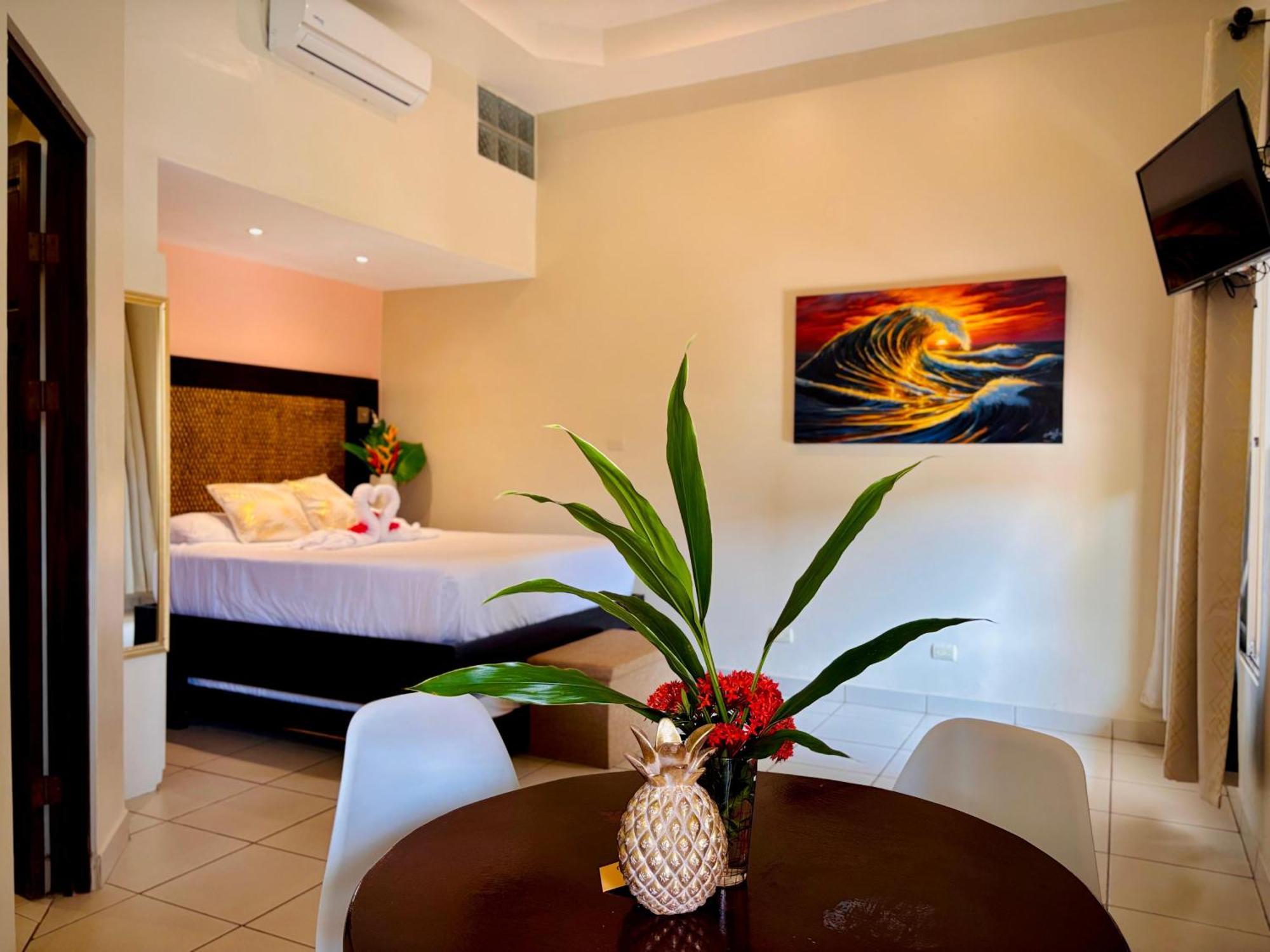 יקו Las Brisas Resort And Villas חדר תמונה