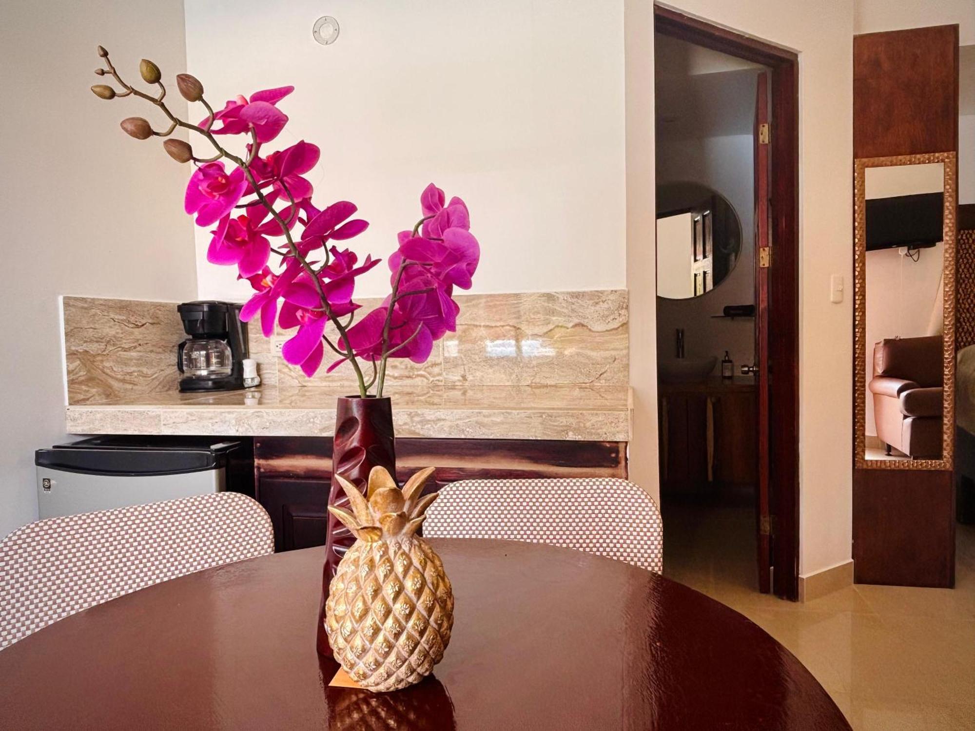 יקו Las Brisas Resort And Villas חדר תמונה