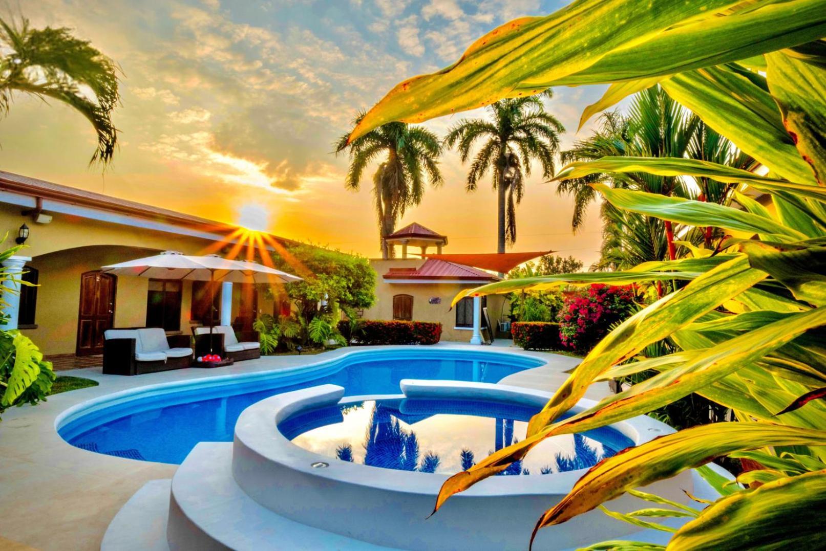 יקו Las Brisas Resort And Villas מראה חיצוני תמונה